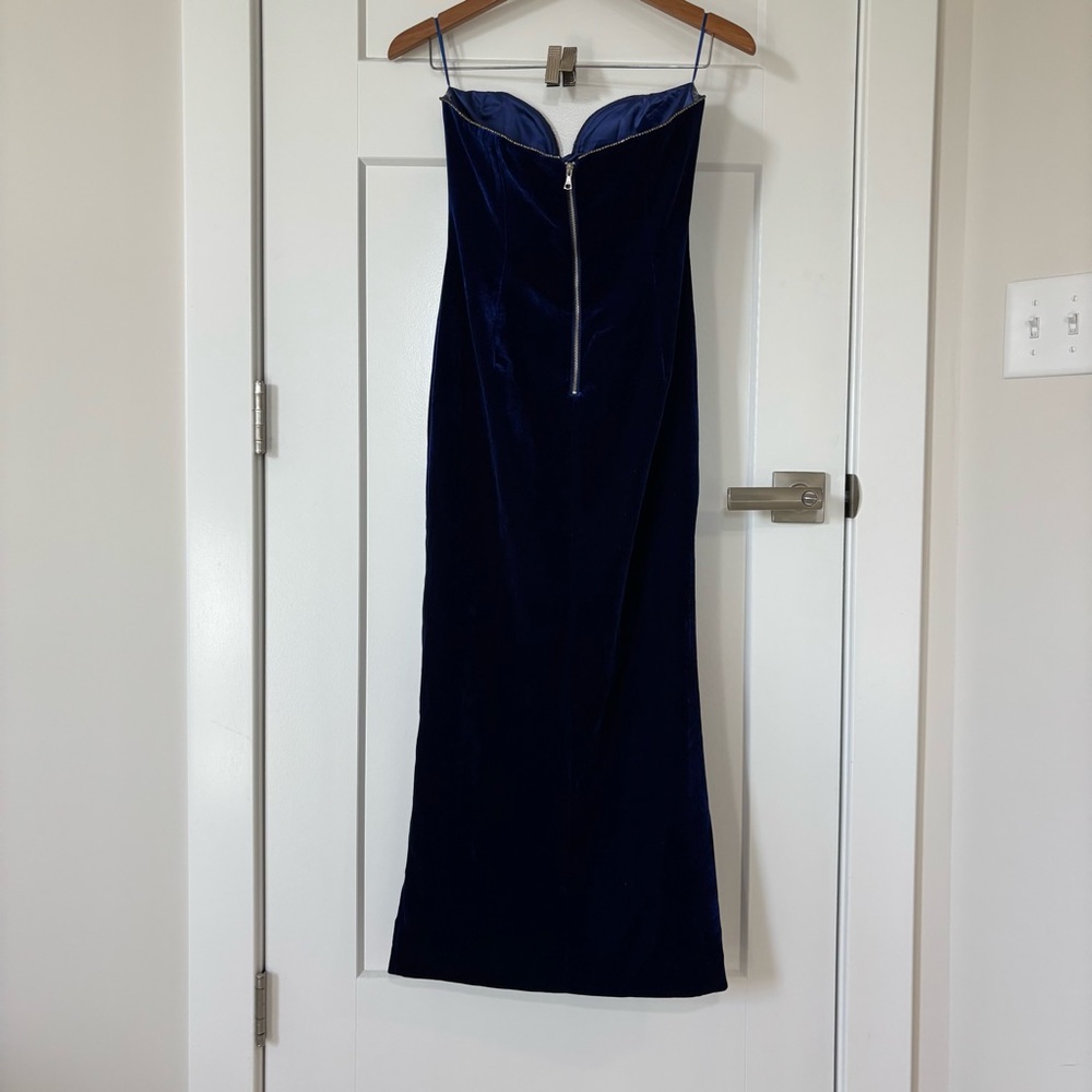 Bardot Elegant Blue Velvet Strapless Dress - Picture 6 of 6